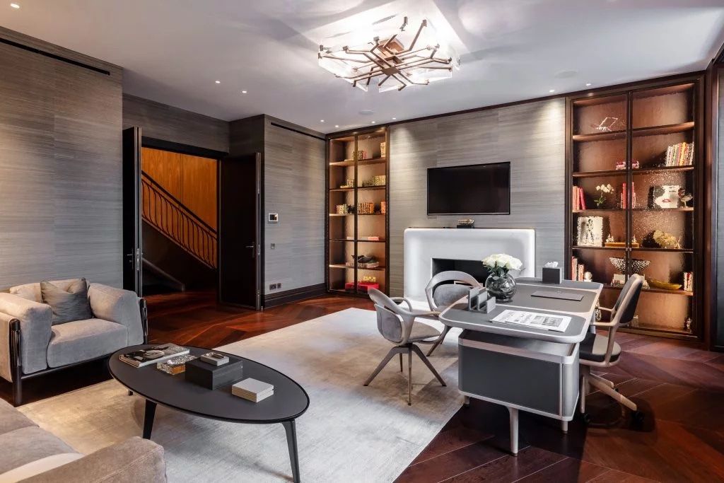 Belgravia Gate study with oak library units