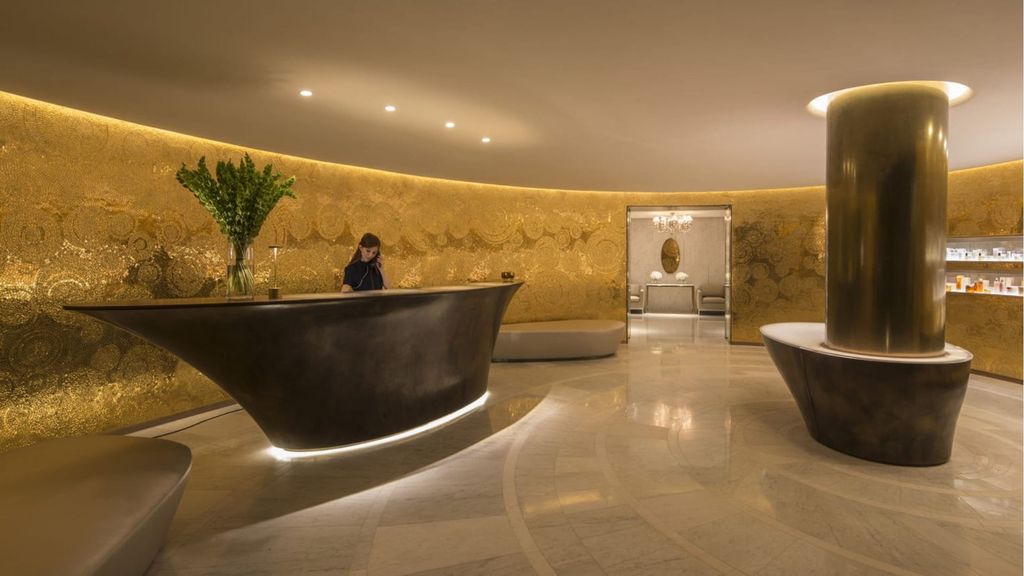 Sculptural spa reception desk at Four Seasons Ten Trinity Square